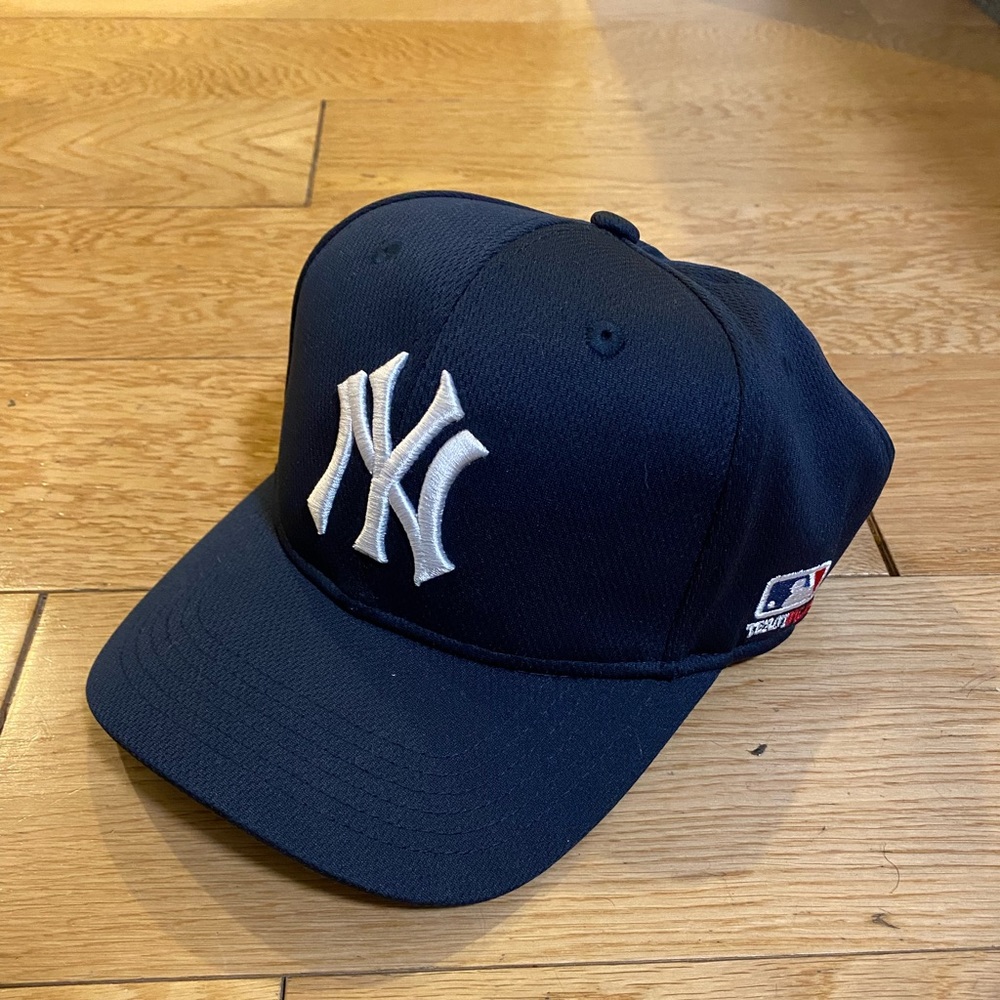 Youth size New York yankees hat